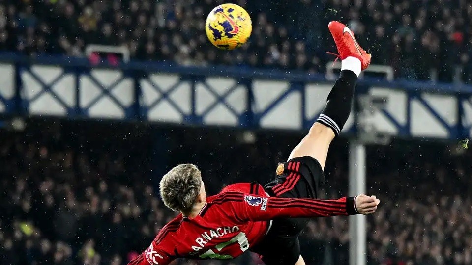 Chuyển nhượng cầu thủ: Fan MU thảng thốt 'một món hời thế kỷ' khi biết mức giá của sao trẻ Alejandro Garnacho