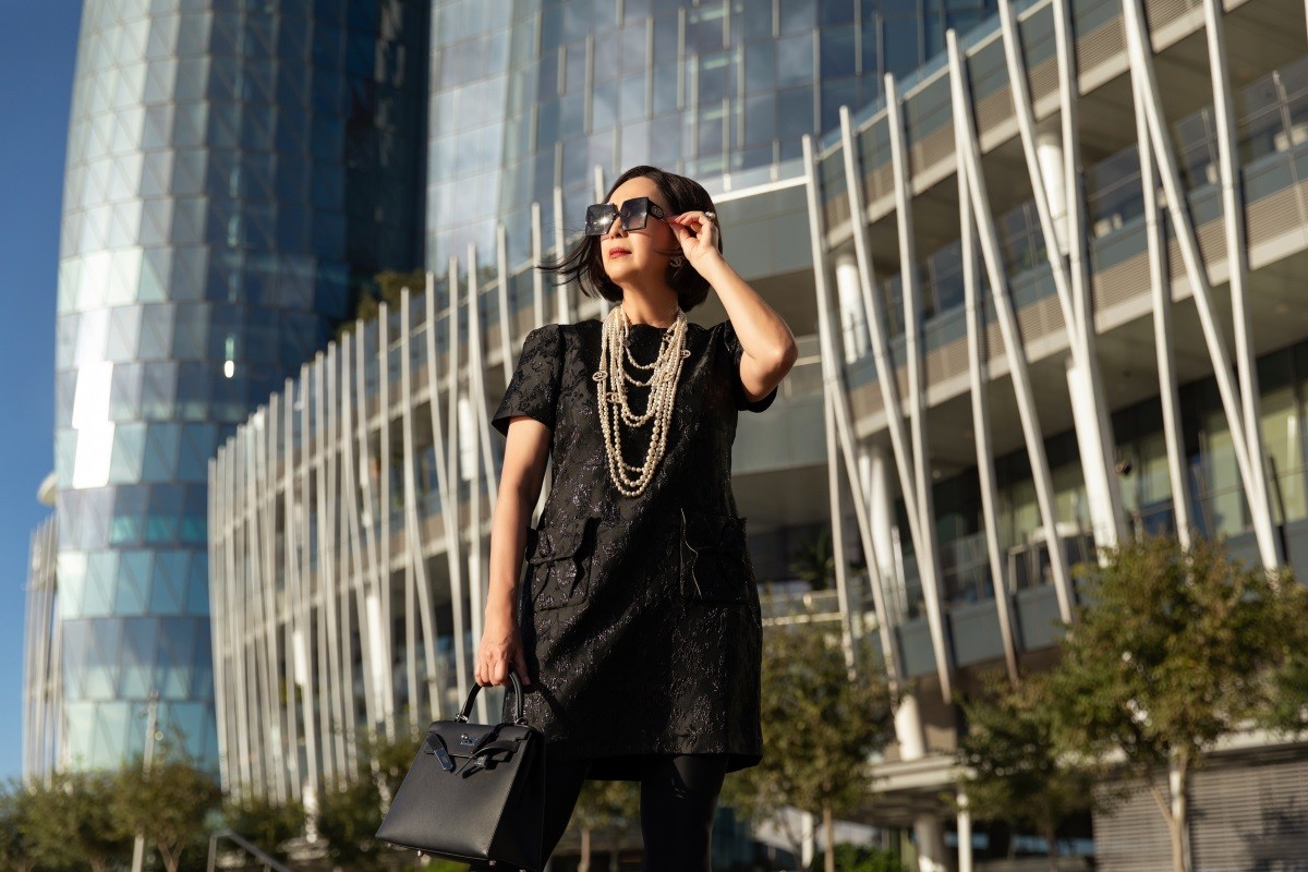 Dạo phố Australia, Diễm My thanh lịch cùng trang phục NTK Đỗ Mạnh Cường và túi xách hàng hiệu Dạo phố Australia, Diễm My thanh lịch cùng trang phục NTK Đỗ Mạnh Cường và túi xách hàng hiệu