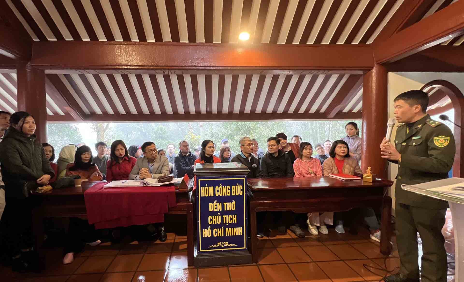 Kỷ niệm về một chuyến đi sinh hoạt chuyên đề về Bác Hồ Kỷ niệm về một chuyến đi sinh hoạt chuyên đề về Bác Hồ