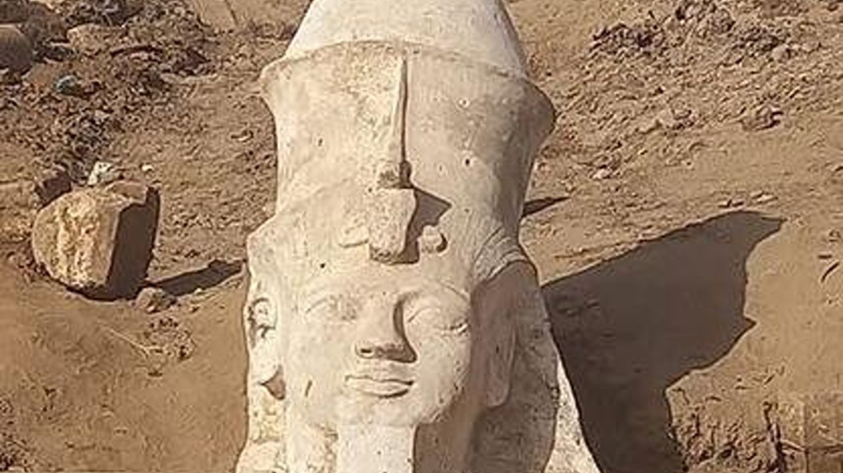 Tìm thấy nửa trên của bức tượng Pharaoh Ramesses II nổi tiếng