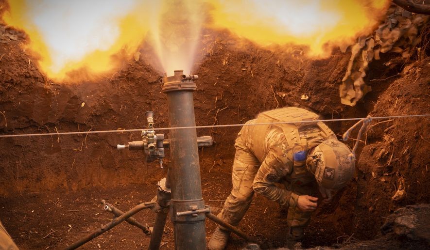 Ngoại trưởng Hungary: Khá chắc Ukraine không thể thắng Nga, Moscow cũng chẳng chiến thắng phương Tây