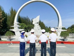 Tháng 3, thanh niên hải quân tưởng nhớ cha anh hy sinh vì biển đảo quê hương