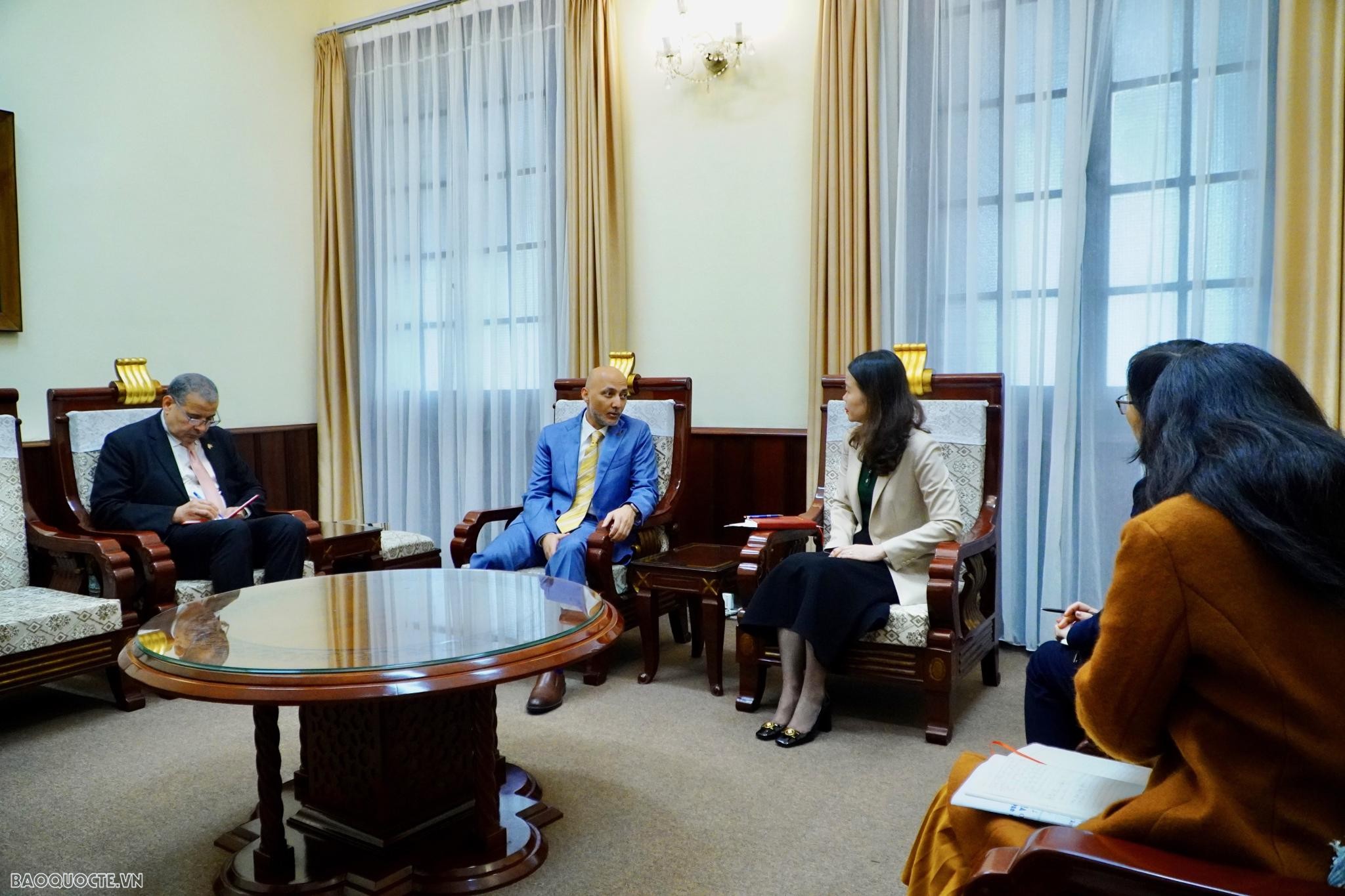 Thứ trưởng Ngoại giao Nguyễn Minh Hằng tiếp Đại sứ Các tiểu vương quốc Arab Thống nhất (UAE)