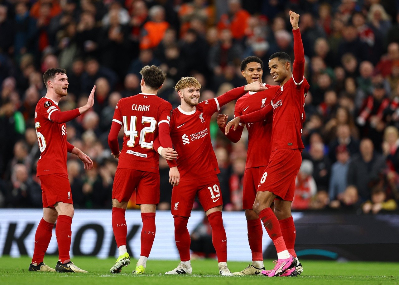 Europa League: Hình ảnh trận đấu các cầu thủ Liverpool liên tiếp ghi bàn vào lưới Sparta Prague Europa League: Hình ảnh trận đấu các cầu thủ Liverpool liên tiếp ghi bàn vào lưới Sparta Prague