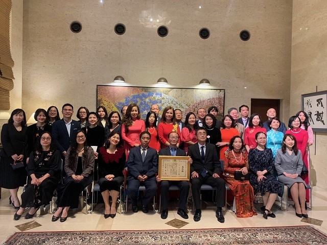 Vinh danh những đóng góp tích cực cho mối quan hệ giao lưu, hợp tác về văn hoá giữa Việt Nam và Nhật Bản Vinh danh những đóng góp tích cực cho mối quan hệ giao lưu, hợp tác về văn hoá giữa Việt Nam và Nhật Bản