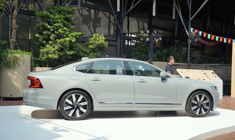 Cận cảnh Volvo S90 Recharge vừa ra mắt tại Việt Nam, giá từ 2,89 tỷ đồng
