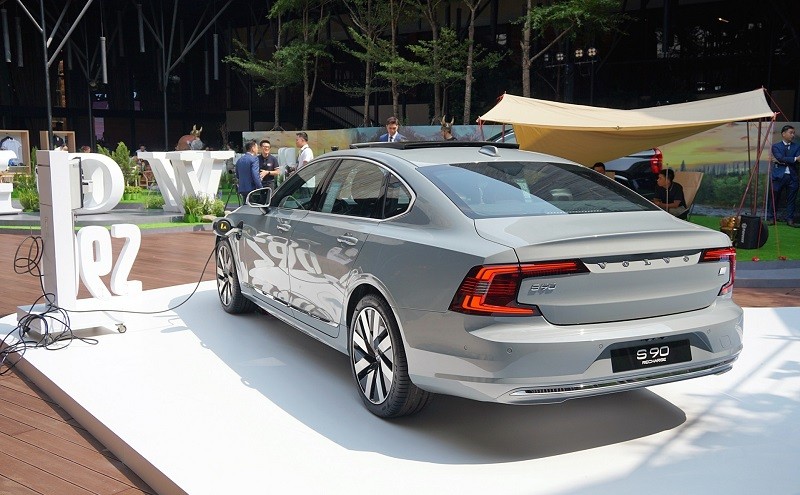 Cận cảnh Volvo S90 Recharge vừa ra mắt tại Việt Nam, giá từ 2,89 tỷ đồng