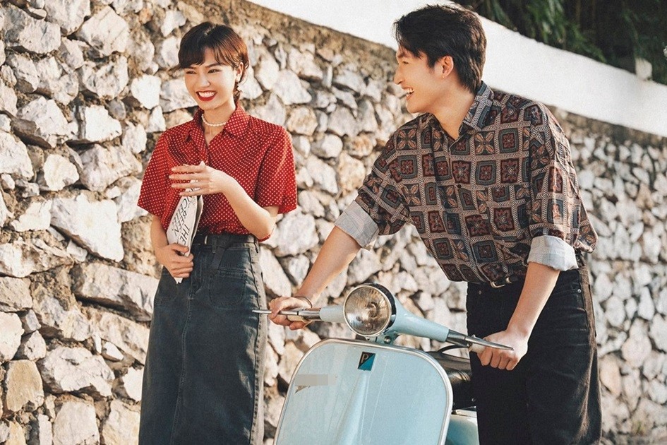 Phim Gặp em ngày nắng dự kiến dài 16 tập, Đình Tú và Anh Đào đăng bộ ảnh tươi cười rạng rỡ