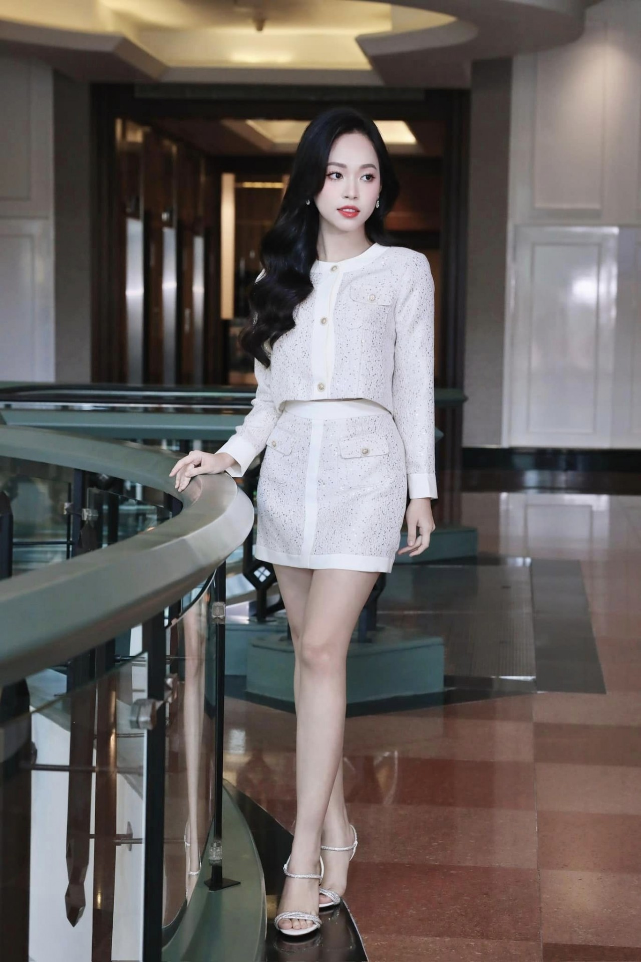 Á hậu Trịnh Thùy Linh