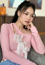 Sao Việt: Ninh Dương Lan Ngọc xinh đẹp trong khoảnh khắc đời thường, Trương Ngọc Ánh khoe vóc dáng nuột nà