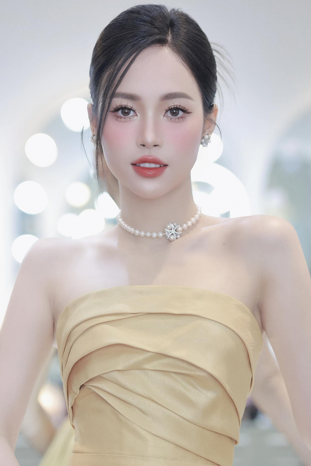 Á hậu Trịnh Thùy Linh