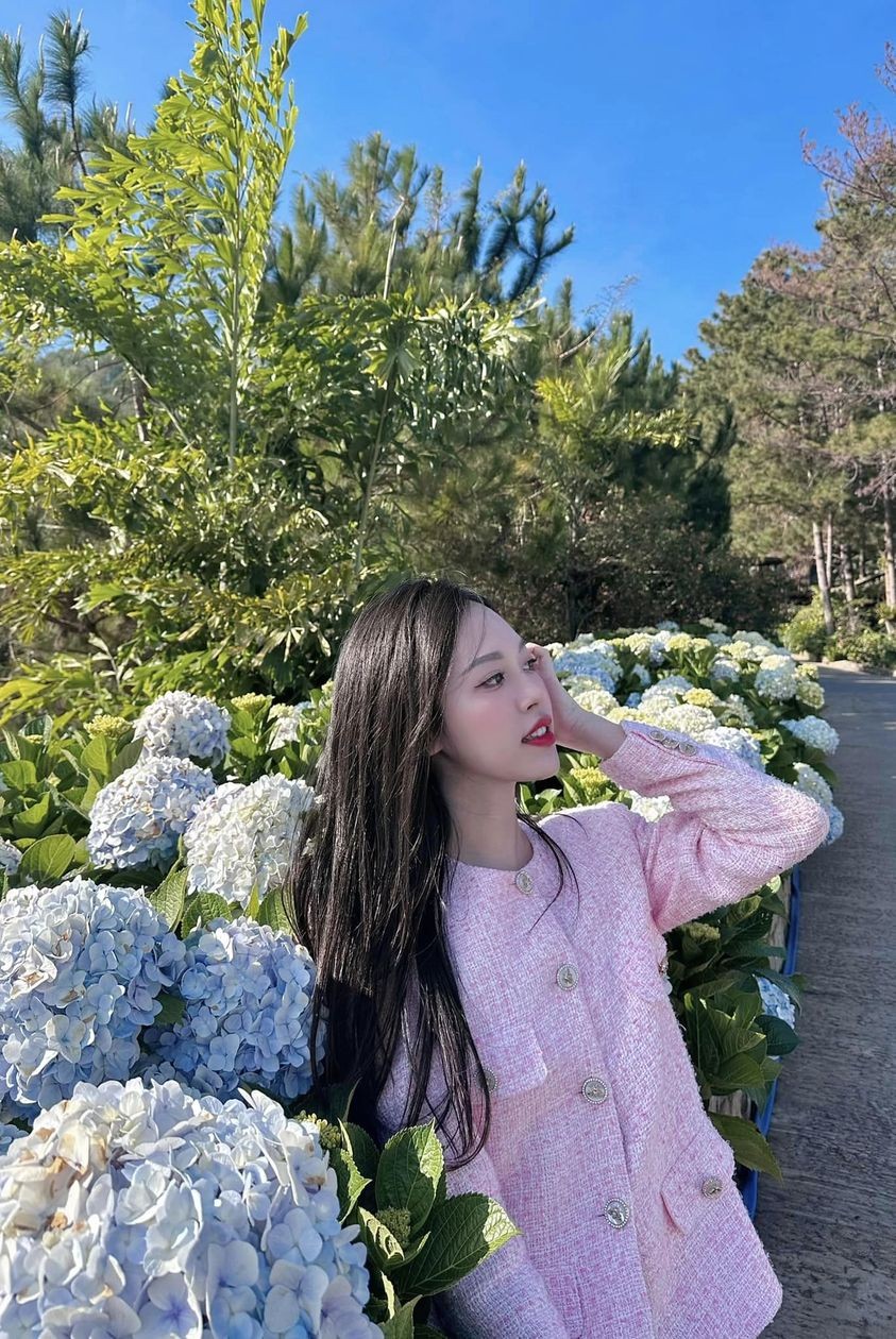 Á hậu Trịnh Thùy Linh