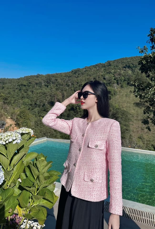 Á hậu Trịnh Thùy Linh