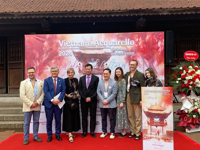 Khai mạc triển lãm tranh màu nước lớn nhất tại Việt Nam Khai mạc triển lãm tranh màu nước lớn nhất tại Việt Nam