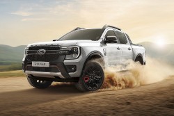 Ford Việt Nam công bố bộ đôi Ford Everest Platinum và Ford Ranger Stormtrak