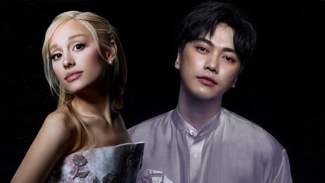 Ngôi sao Ariana Grande diện trang phục của nhà thiết trẻ Việt Nam