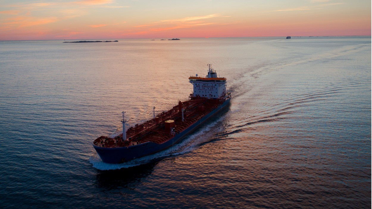 Moscow kiên cường trước phương Tây nhưng vẫn lộ ‘gót chân Asin’ khi né trừng phạt, thêm thông tin về 'hạm đội bóng tối' vận chuyển dầu Nga