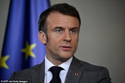 Tổng thống Pháp Emmanuel Macron tuyên bố các hoạt động trên bộ của phương Tây ở Ukraine có thể là cần thiết. Tổng thống Pháp Emmanuel Macron tuyên bố các hoạt động trên bộ của phương Tây ở Ukraine có thể là cần thiết.