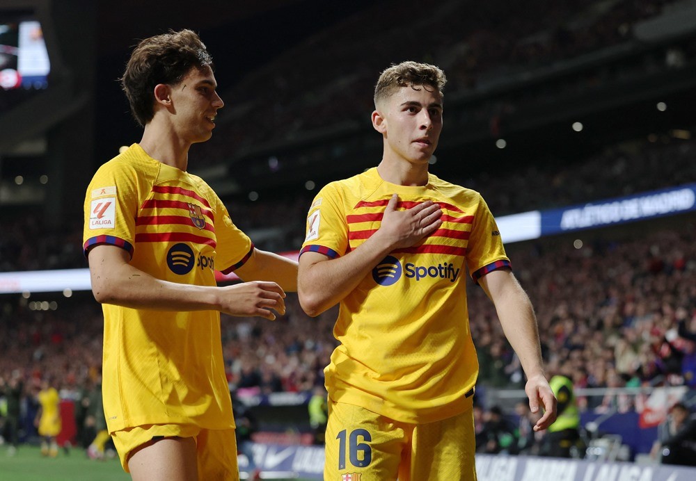 La Liga: Hình ảnh trận đấu Robert Lewandowski tỏa sáng rực rỡ, Barca thắng đậm Atletico