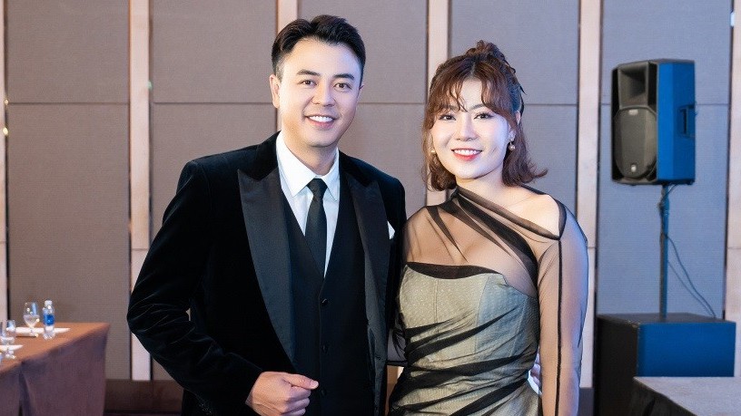 Thanh Hương, Tuấn Tú và dàn diễn viên họp báo ra mắt phim Người một nhà