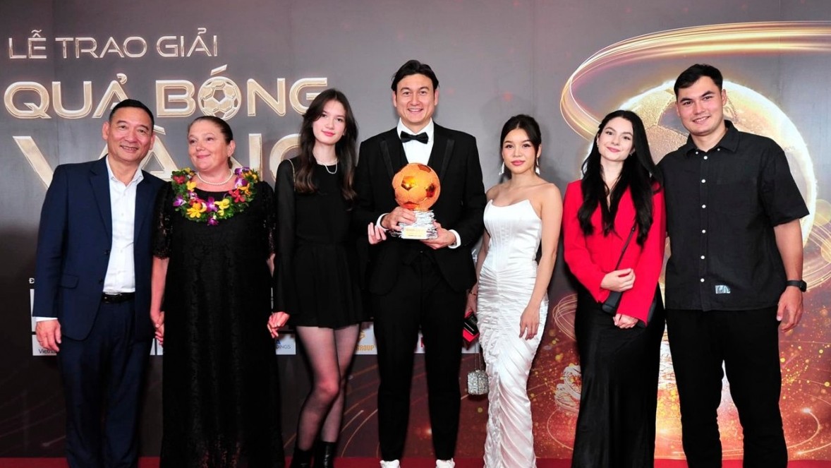 Thủ môn Đặng Văn Lâm phục hồi thể lực sau chấn thương với chuyên gia Nhật Bản