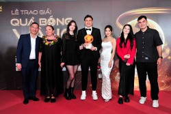 Thủ môn Đặng Văn Lâm phục hồi thể lực sau chấn thương với chuyên gia Nhật Bản