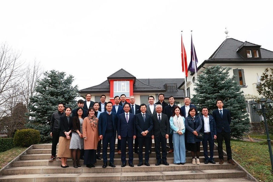 Bộ trưởng làm việc với Phái đoàn Việt Nam tại Geneva