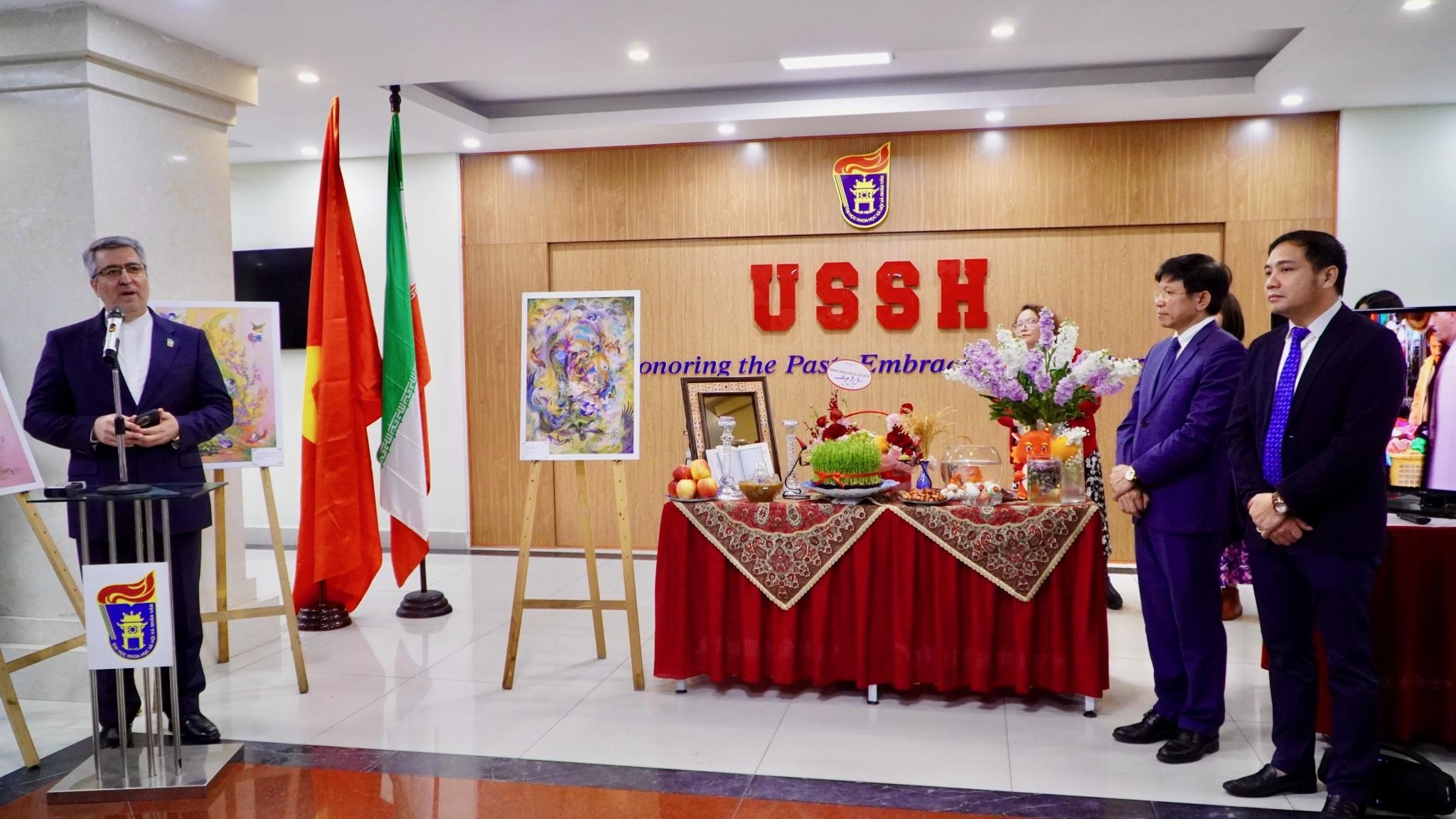 Đón Tết cổ truyền Nowruz của người Iran giữa lòng Thủ đô