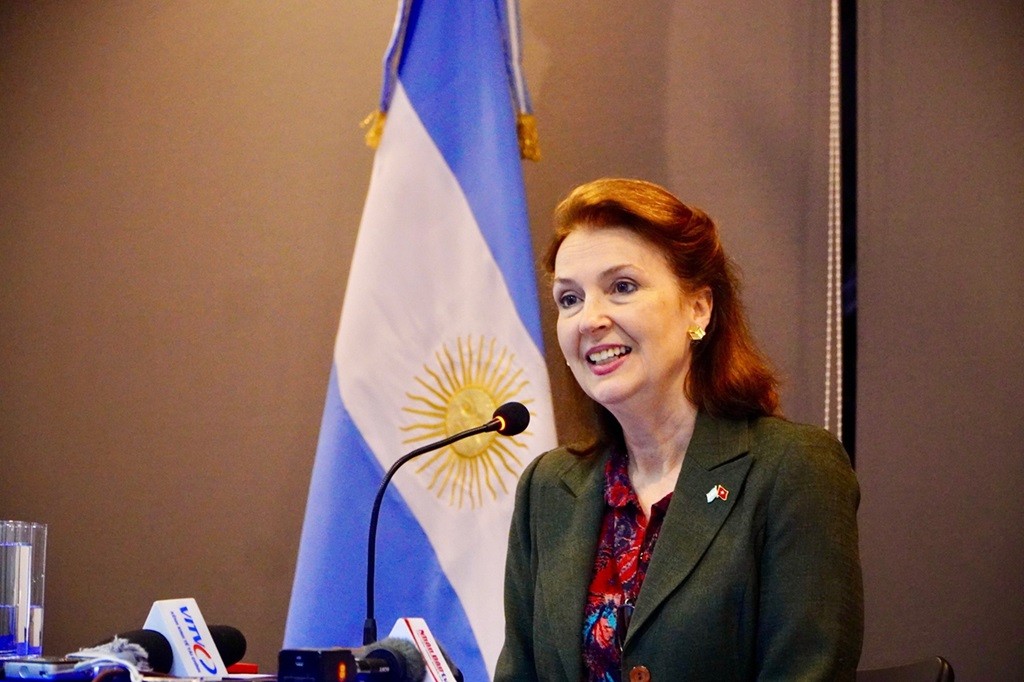 Bộ trưởng Argentina Diana Elena Mondinon: 'Việt Nam là hình mẫu phát triển của đất nước chúng tôi' Bộ trưởng Argentina Diana Elena Mondinon: 'Việt Nam là hình mẫu phát triển của đất nước chúng tôi'