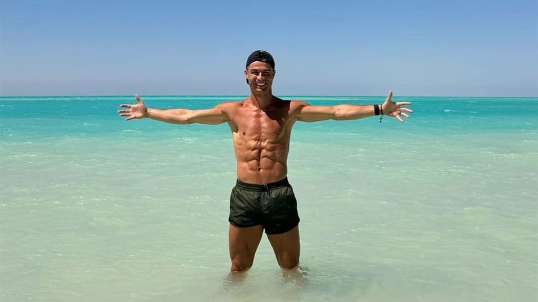 Hình ảnh C. Ronaldo, Georgina Rodriguez và các con nghỉ dưỡng tại Saudi Arabia