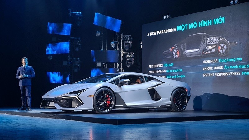 Cận cảnh siêu xe hybrid Lamborghini Revuelto vừa ra mắt tại Việt Nam, giá 44 tỷ đồng