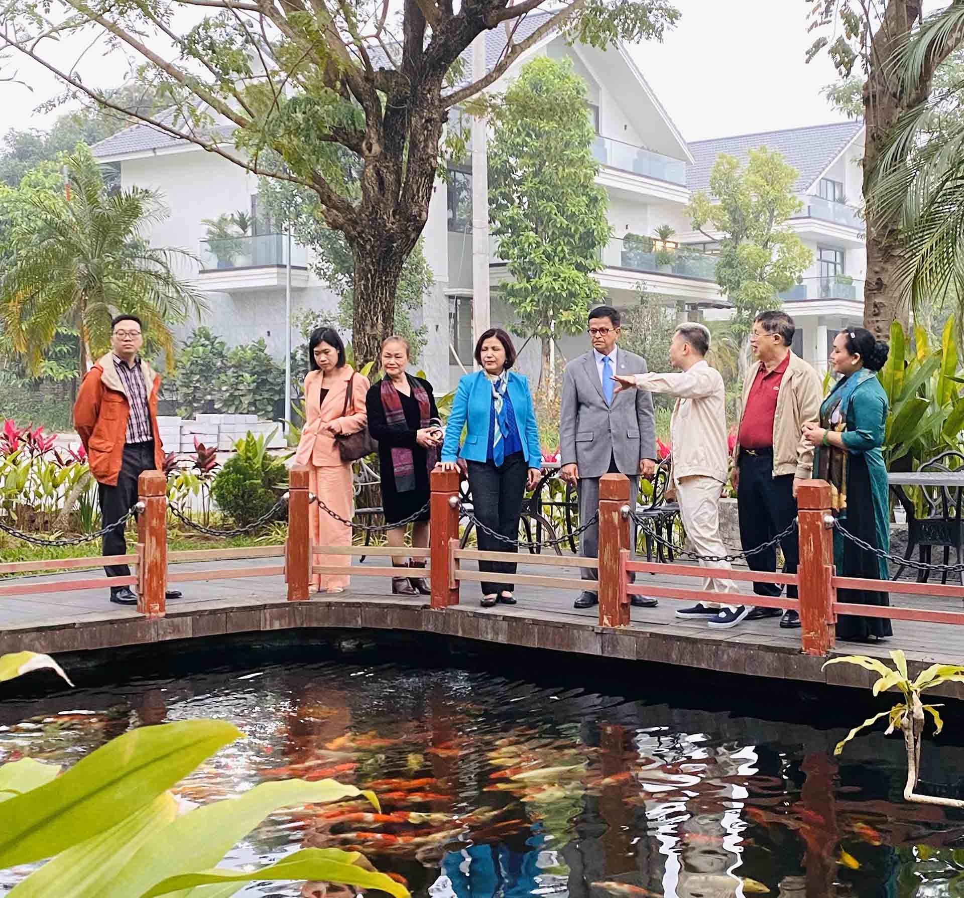 Những câu chuyện mở ra về cơ hội hợp tác trong tương lai.