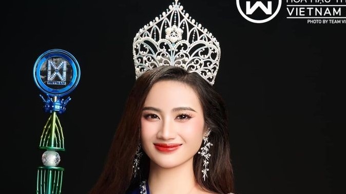 Hoa hậu Ý Nhi, Thanh Thủy gây sốt trên mạng xã hội trước thềm thi nhan sắc quốc tế