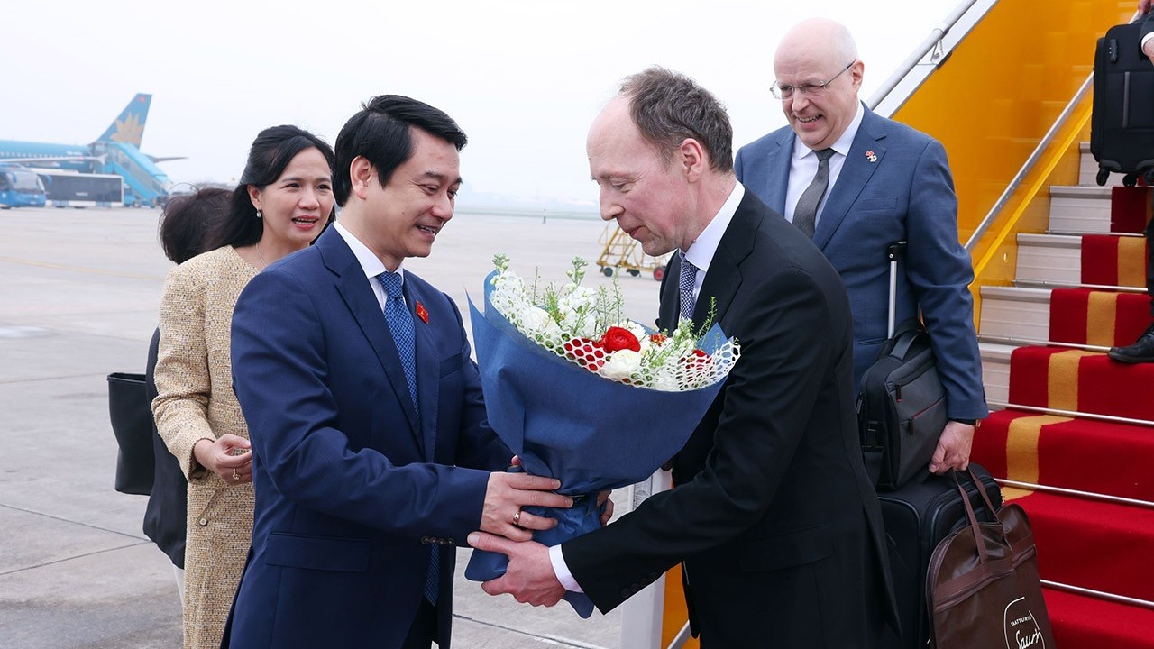 Chủ tịch Quốc hội Phần Lan Jussi Halla-aho đến Hà Nội, bắt đầu thăm chính thức Việt Nam