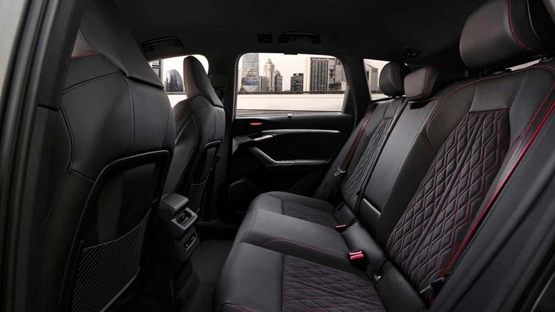 Cận cảnh bộ đôi SUV hạng sang Audi Q6 E-Tron và SQ6 E-Tron vừa ra mắt Cận cảnh bộ đôi SUV hạng sang Audi Q6 E-Tron và SQ6 E-Tron vừa ra mắt