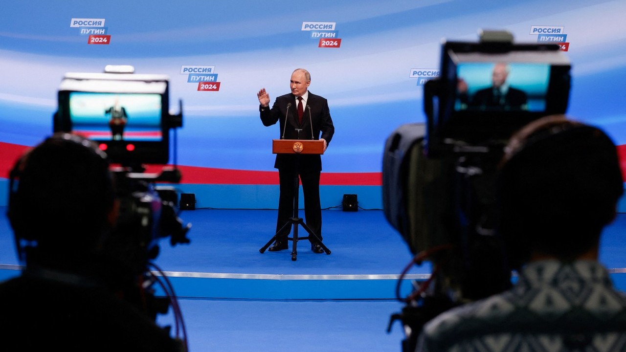 Ảnh ấn tượng (18-24/3): Ông Putin nói nước Nga sẽ mạnh mẽ hơn, lính bắn tỉa bảo vệ Tổng thống Mỹ, Thủ tướng trẻ nhất lịch sử nước EU này từ chức