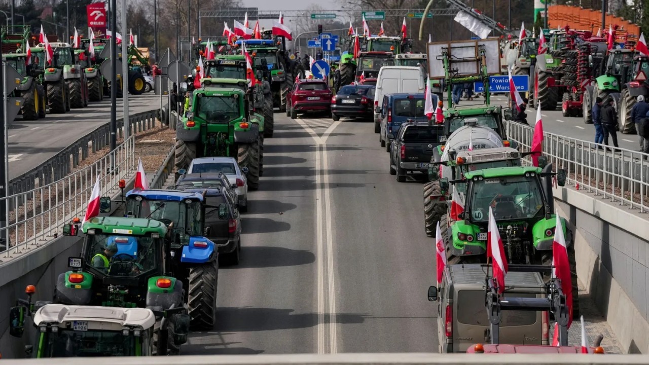 EU bất ngờ giáng 'đòn hiểm', Ba Lan nêu quan điểm riêng, Ukraine bất bình nói 'vô căn cứ'