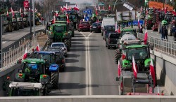 EU bất ngờ giáng 'đòn hiểm', Ba Lan nêu quan điểm riêng, Ukraine bất bình nói 'vô căn cứ'