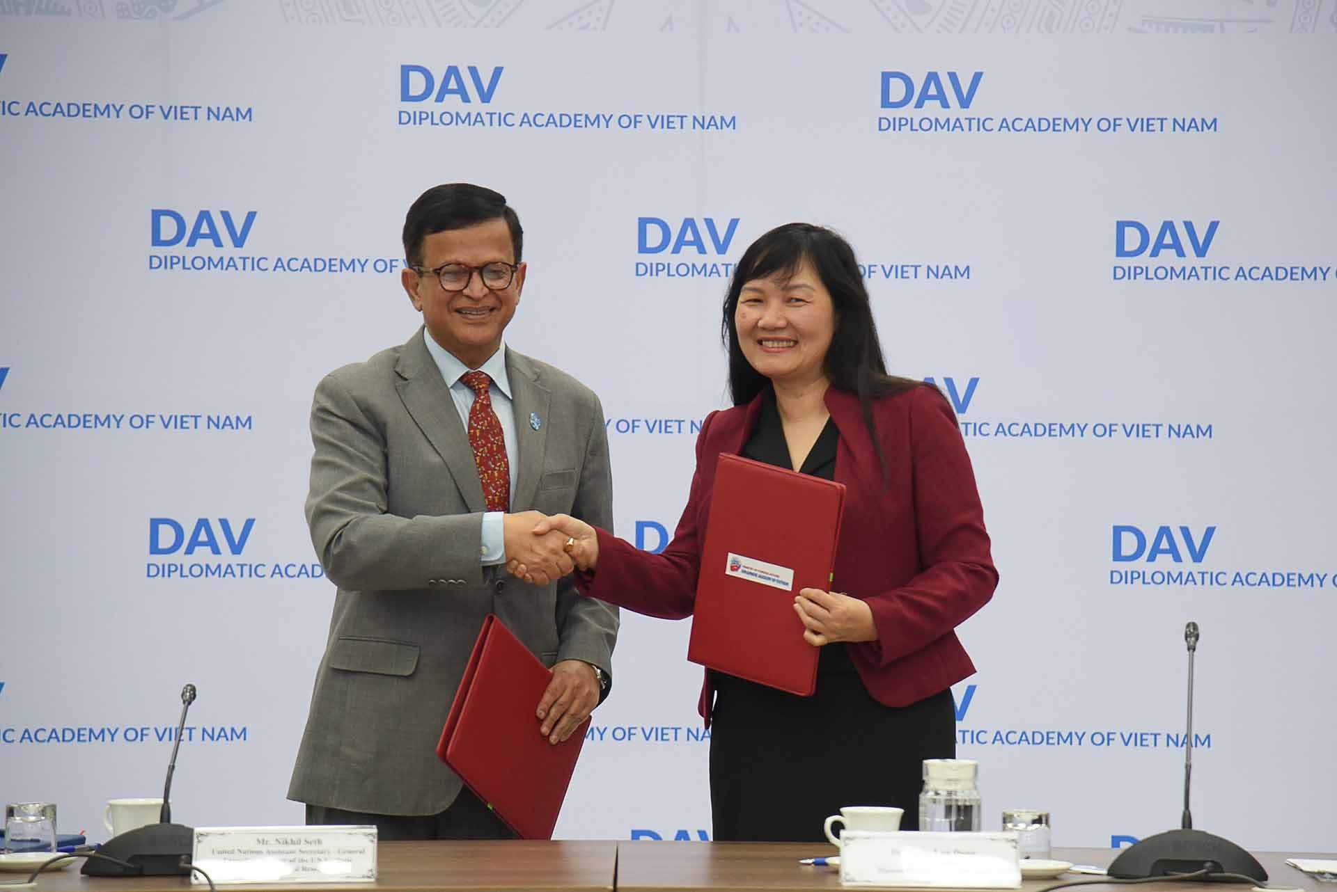 Trợ lý Tổng thư ký Liên hợp quốc, Giám đốc điều hành UNITAR thăm và làm việc tại Việt Nam Trợ lý Tổng thư ký Liên hợp quốc, Giám đốc điều hành UNITAR thăm và làm việc tại Việt Nam