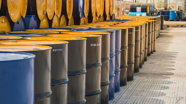 Giá xăng dầu hôm nay 21/5: Thị trường 'nhuốm' sắc đỏ