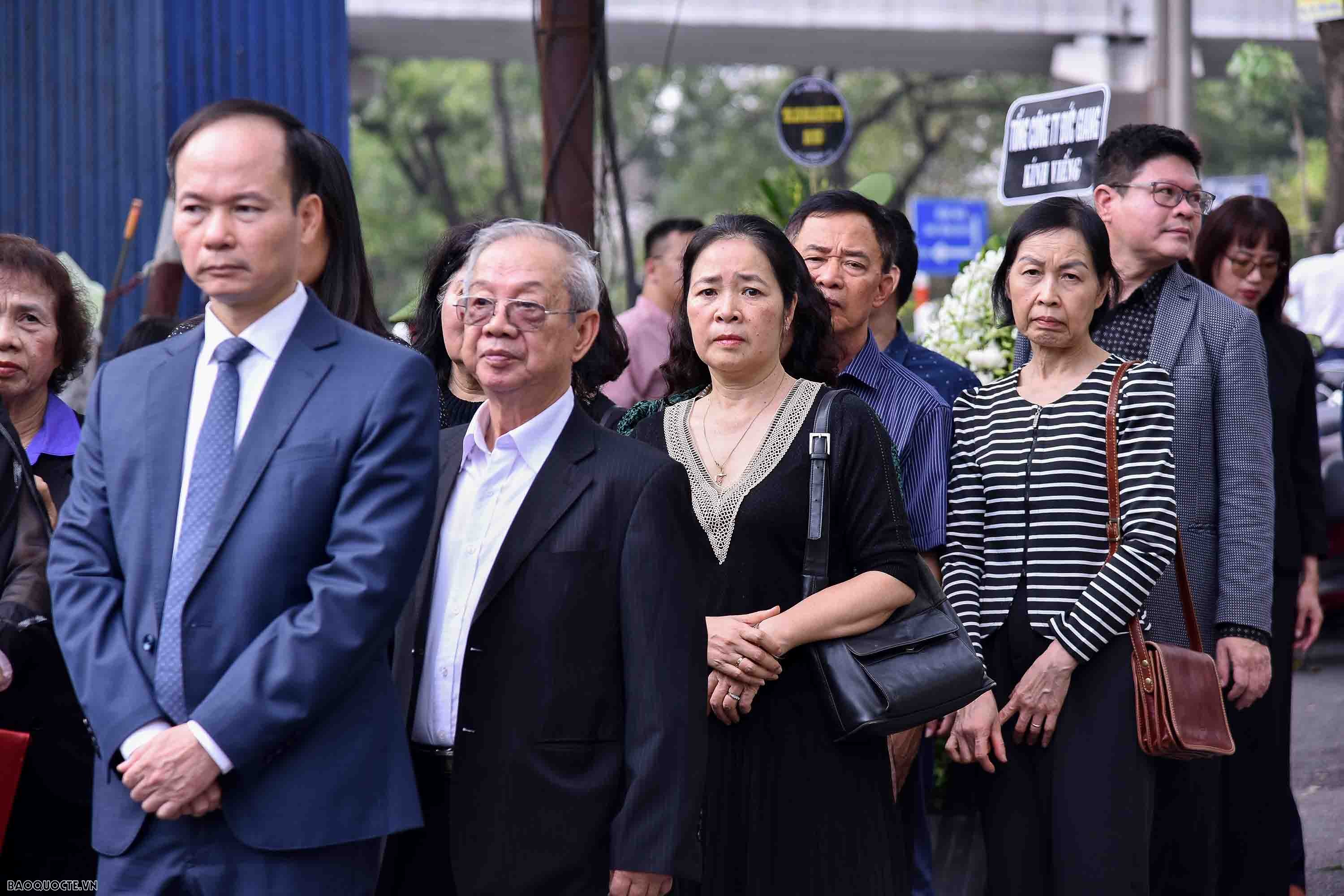 Lãnh đạo Bộ Ngoại giao ghi sổ tang tưởng niệm các nạn nhân trong vụ khủng bố tại Nga