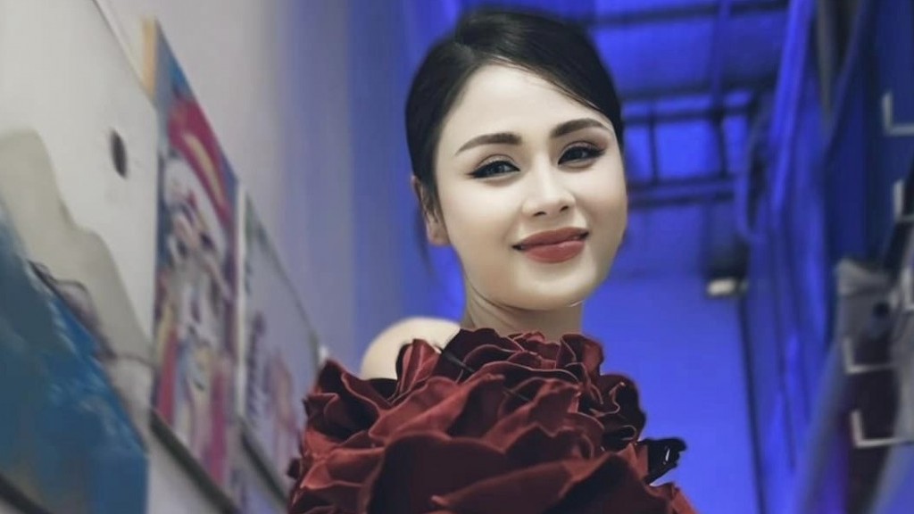 Lương Thu Trang phim 'Trạm cứu hộ trái tim' khoe đường cong gợi cảm