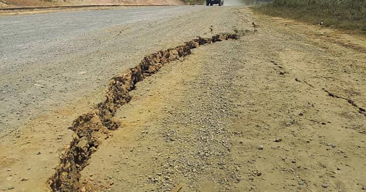 Điểm tin thế giới sáng 26/3: Kyrgyzstan ngăn chặn âm mưu ám sát, Ireland 'đón' Thủ tướng mới, Mỹ lên tiếng về nguy cơ từ IS