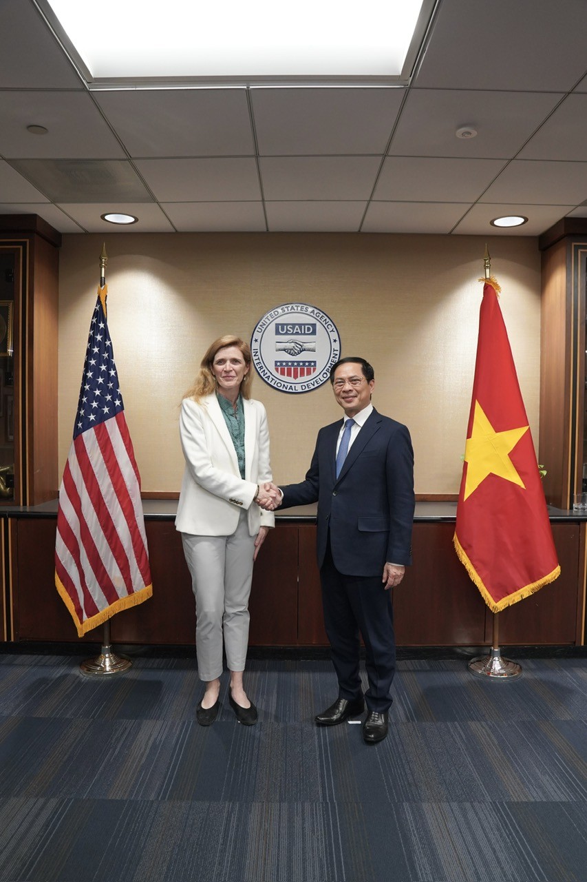 Bộ trưởng Ngoại giao Bùi Thanh Sơn gặp Tổng Giám đốc Cơ quan phát triển quốc tế Hoa Kỳ Samantha Power Bộ trưởng Ngoại giao Bùi Thanh Sơn gặp Tổng Giám đốc Cơ quan phát triển quốc tế Hoa Kỳ Samantha Power