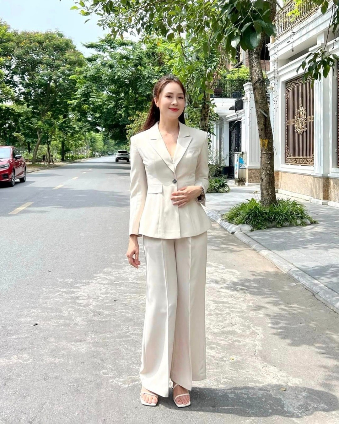 Diễn viên Hồng Diễm và phong cách thời trang công sở trên phim truyền hình Diễn viên Hồng Diễm và phong cách thời trang công sở trên phim truyền hình