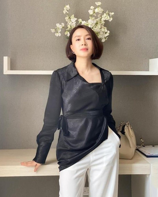 Diễn viên Hồng Diễm và phong cách thời trang công sở trên phim truyền hình Diễn viên Hồng Diễm và phong cách thời trang công sở trên phim truyền hình