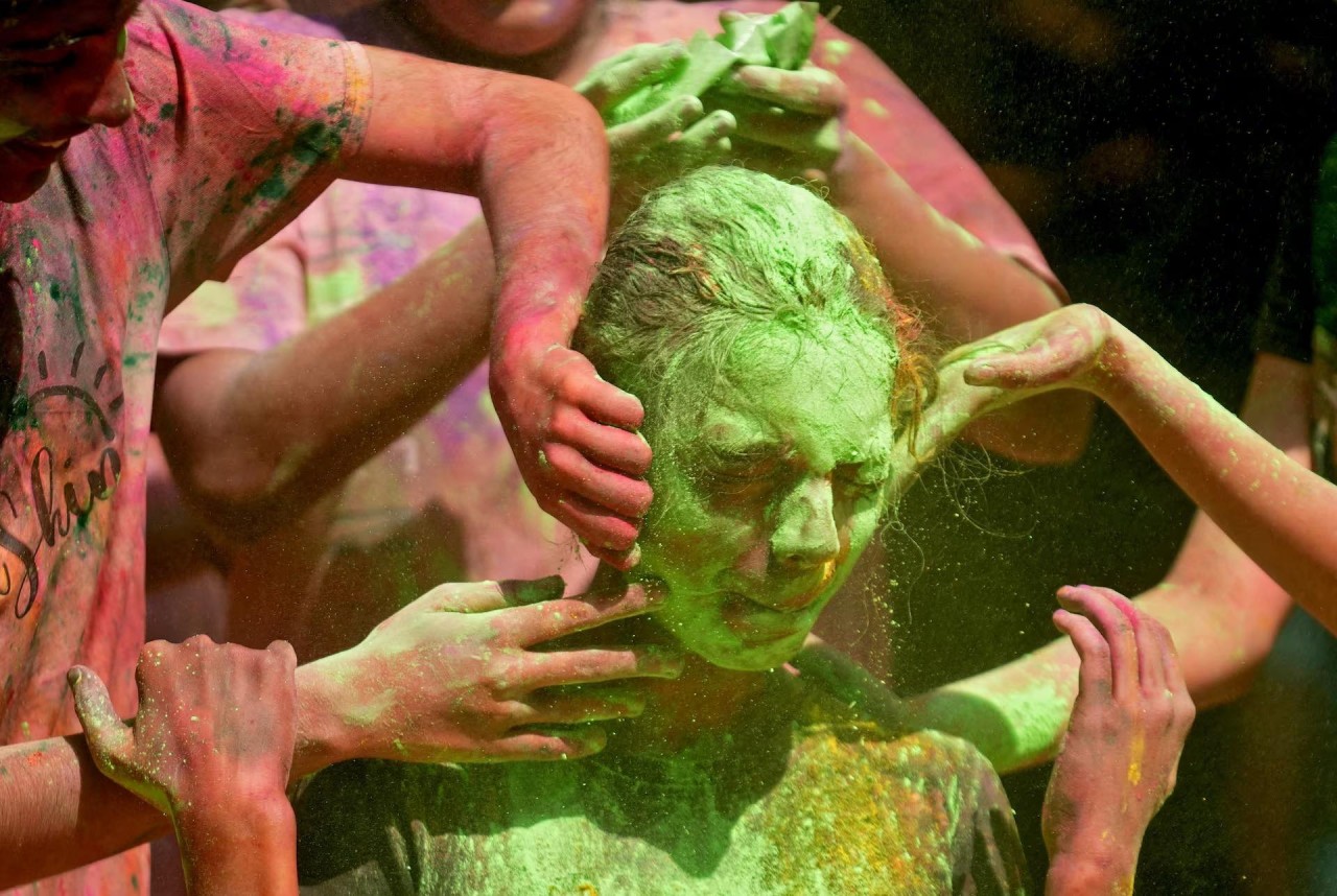 Không khí rực rỡ và sôi động tại lễ hội Holi Không khí rực rỡ và sôi động tại lễ hội Holi