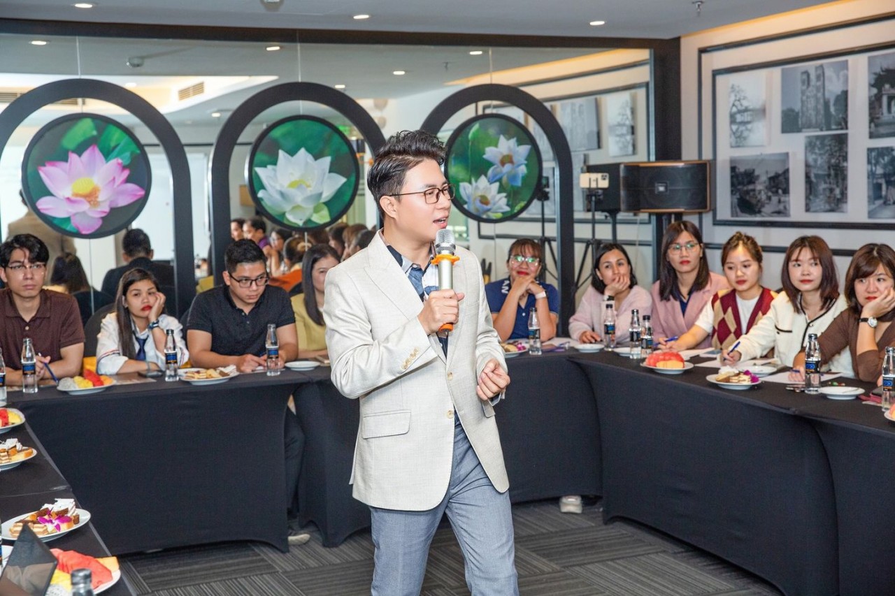 TS. Trịnh Lê Anh TS. Trịnh Lê Anh