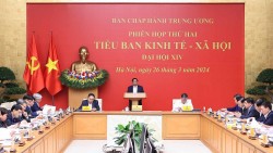 Thủ tướng Phạm Minh Chính chủ trì phiên họp thứ hai Tiểu ban Kinh tế-xã hội Đại hội XIV của Đảng