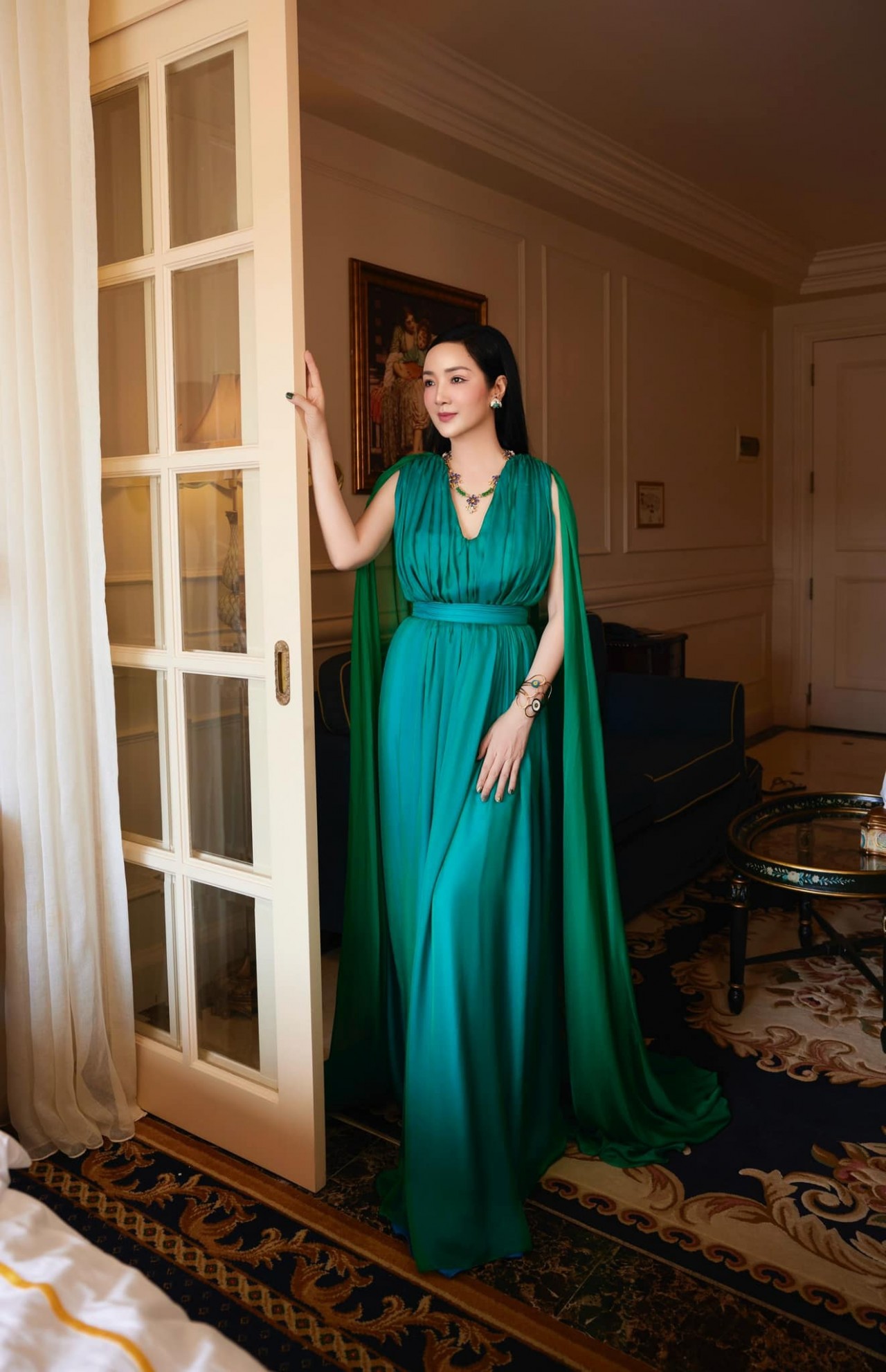 Lý Nhã Kỳ khoe dáng bốc lửa